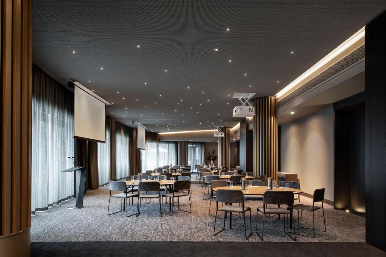 Melbourne Marriott Hotel Docklands Exterior foto The meeting room