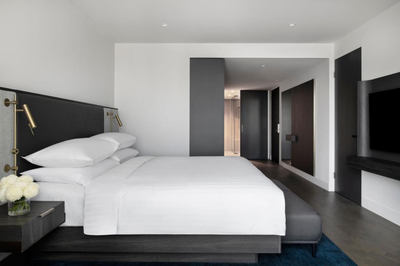 Melbourne Marriott Hotel Docklands Exterior foto